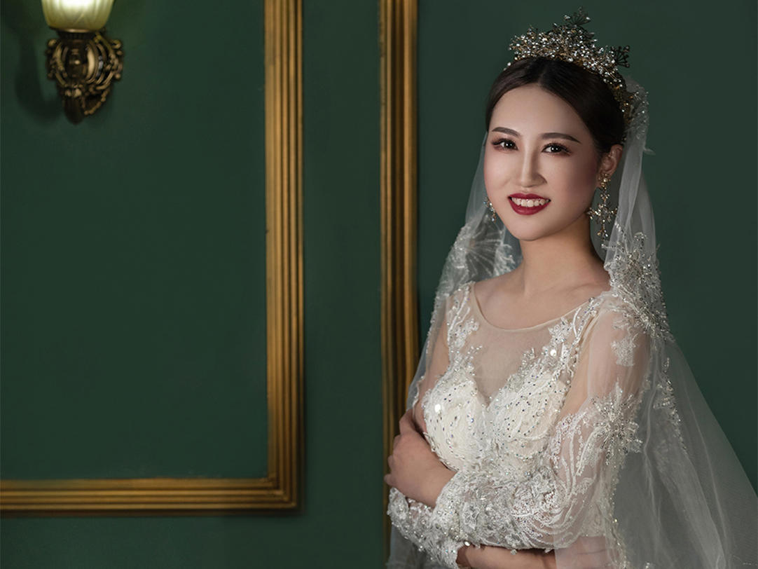 【李锐造型婚纱】三套主婚服租赁+掌门级别全程跟妆