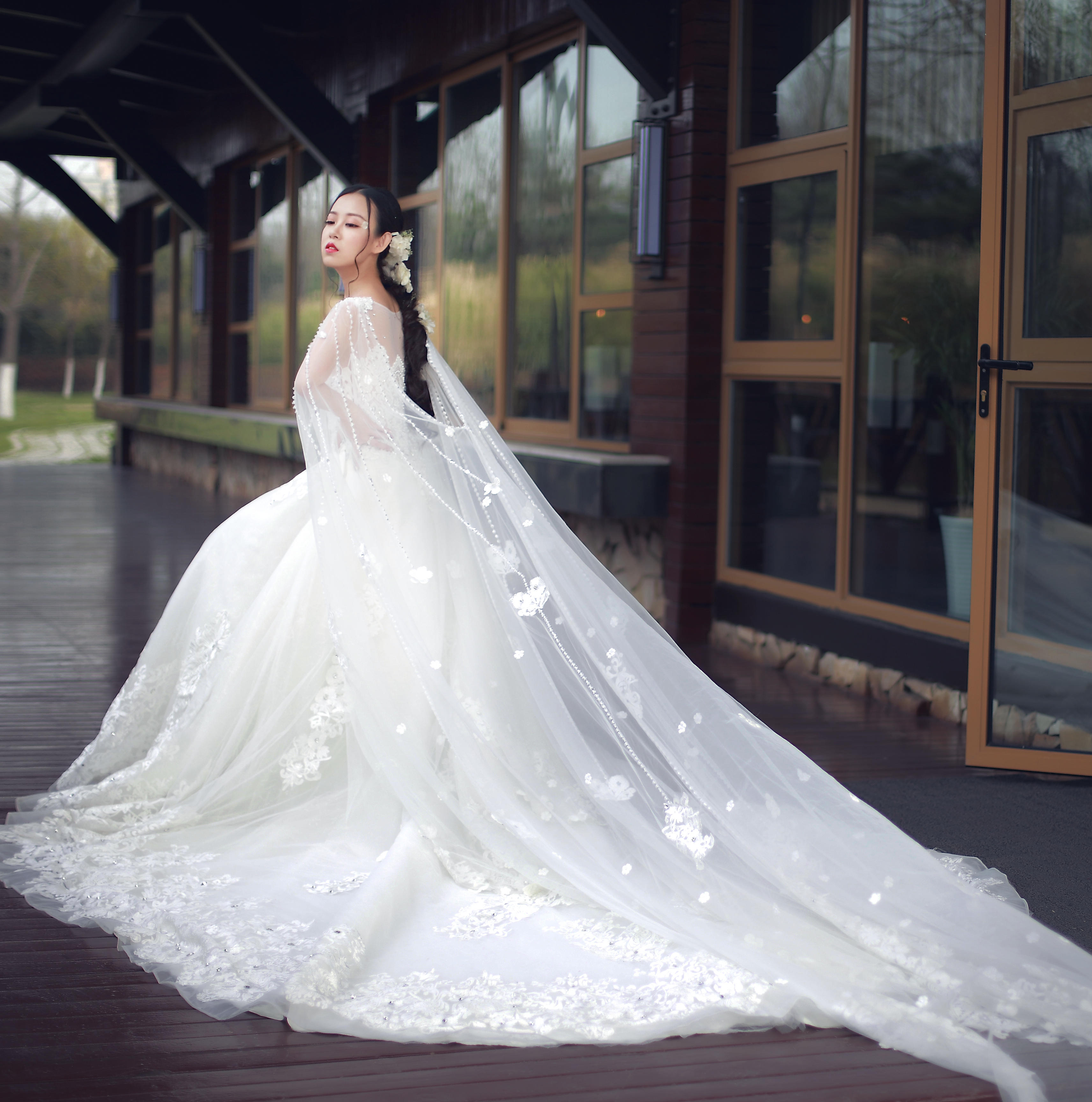 【婳琋】试营业3米长拖主婚纱＋粉钻秀禾＋丝绒礼服