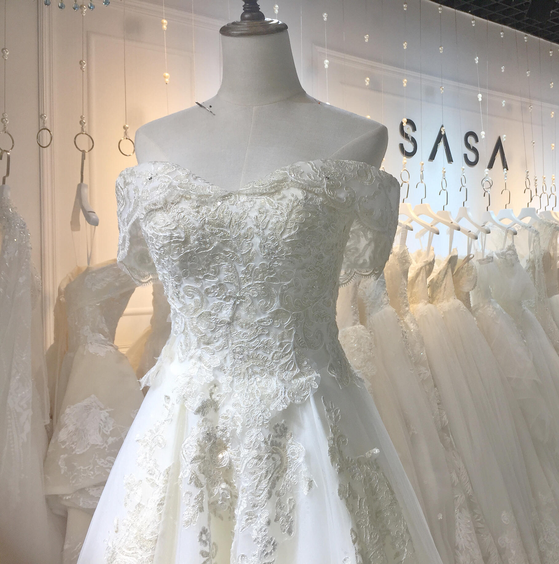 【莎莎超值租赁组合】出门纱+新娘跟妆特价套餐