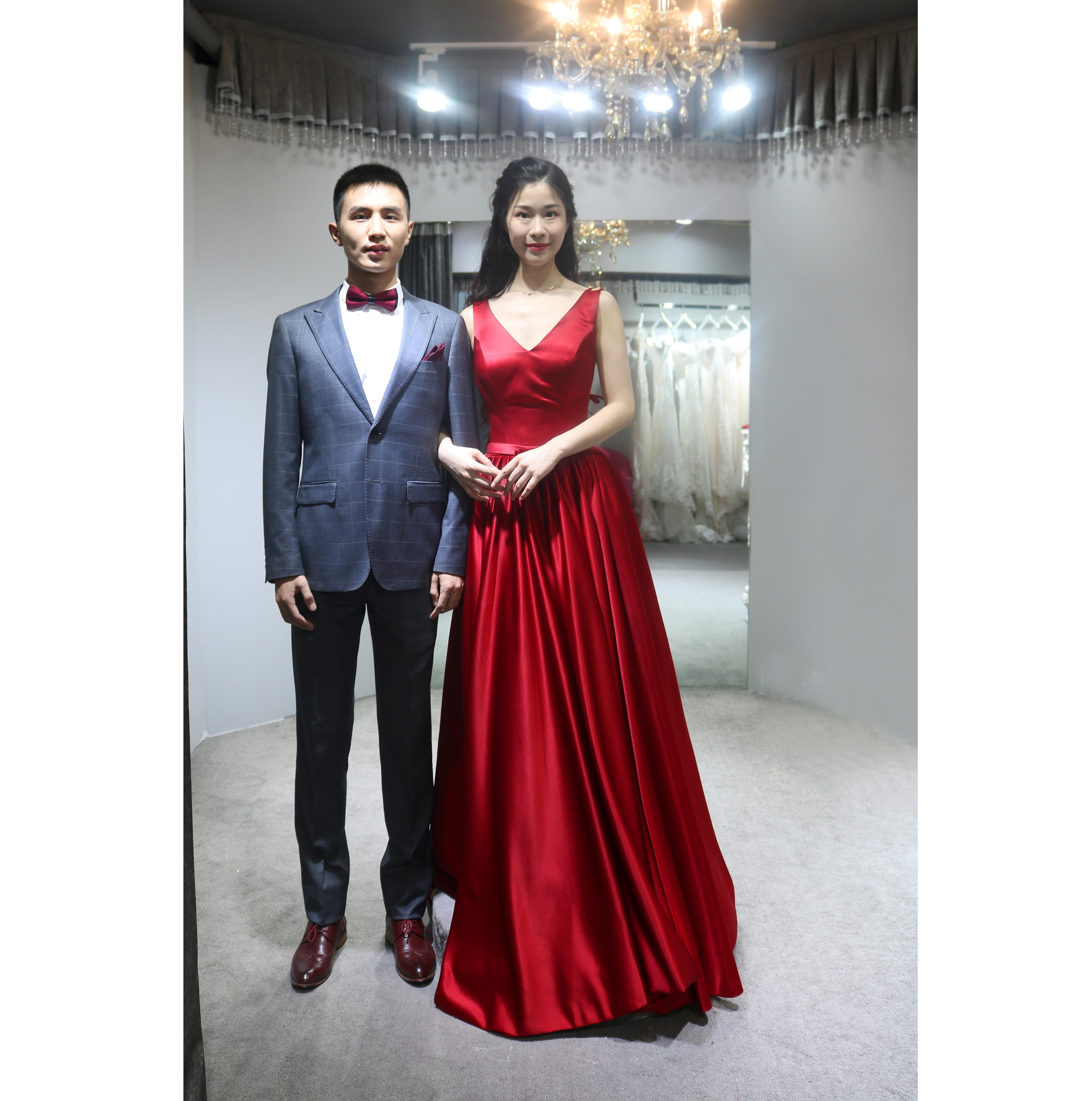 【嫁衣工坊】主纱+出门纱+敬酒服+男装+2伴娘服