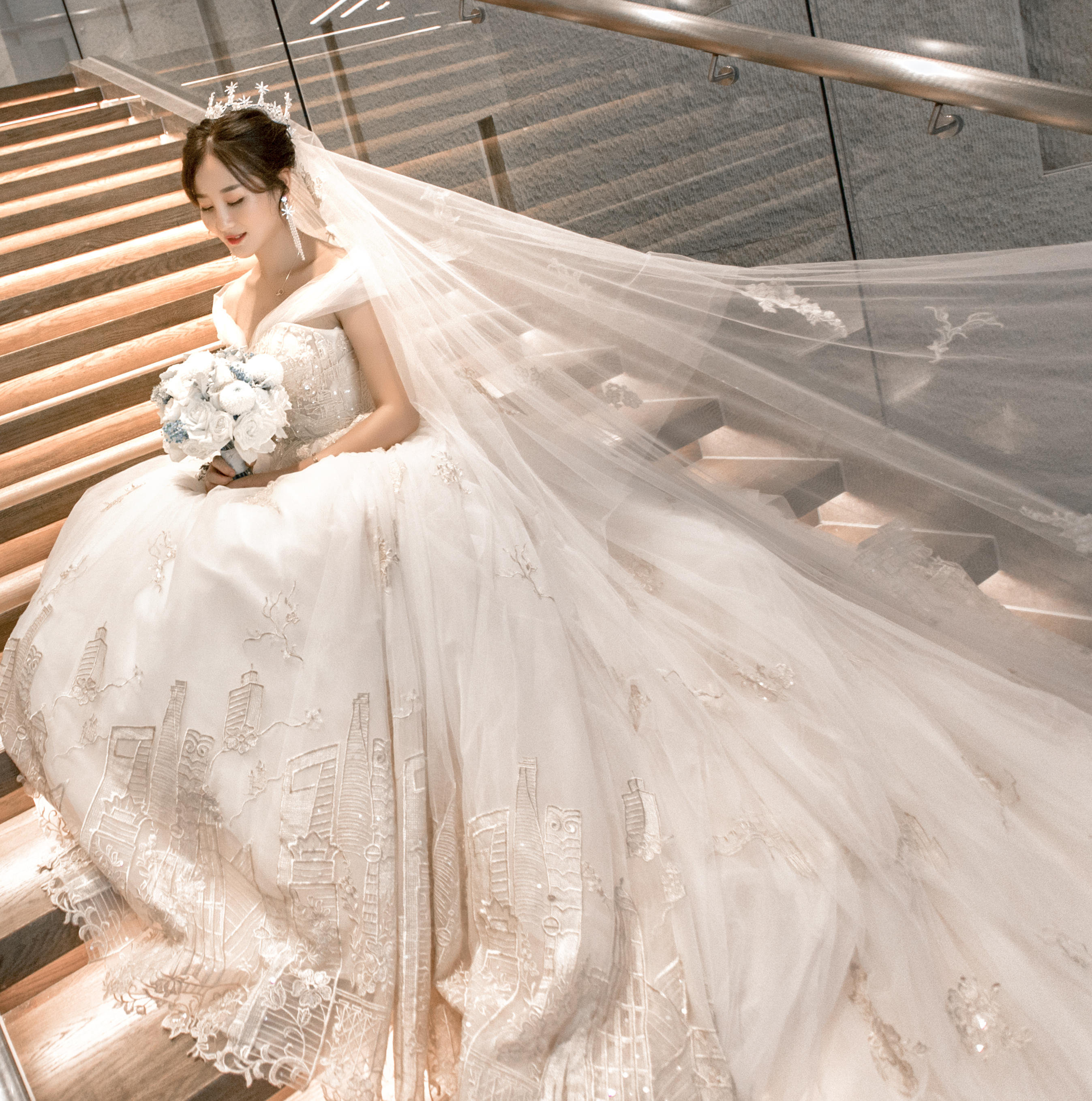 {安娜嫁衣} 仪式主纱+出门+敬酒服+4套伴娘服