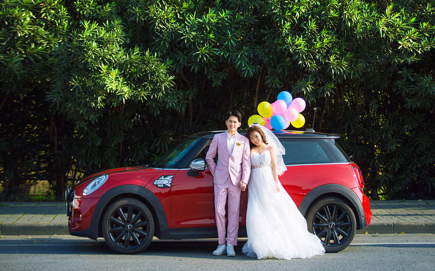 深圳时尚轻旅拍+一价畅拍+专车接送+包住宿包邮寄