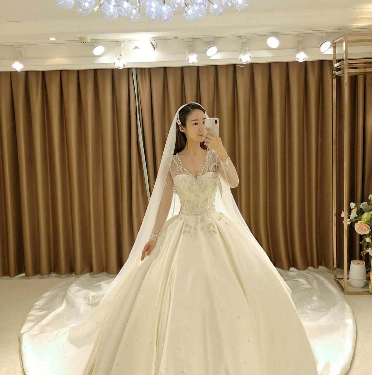 ONLYYOU缎面珍珠大拖尾