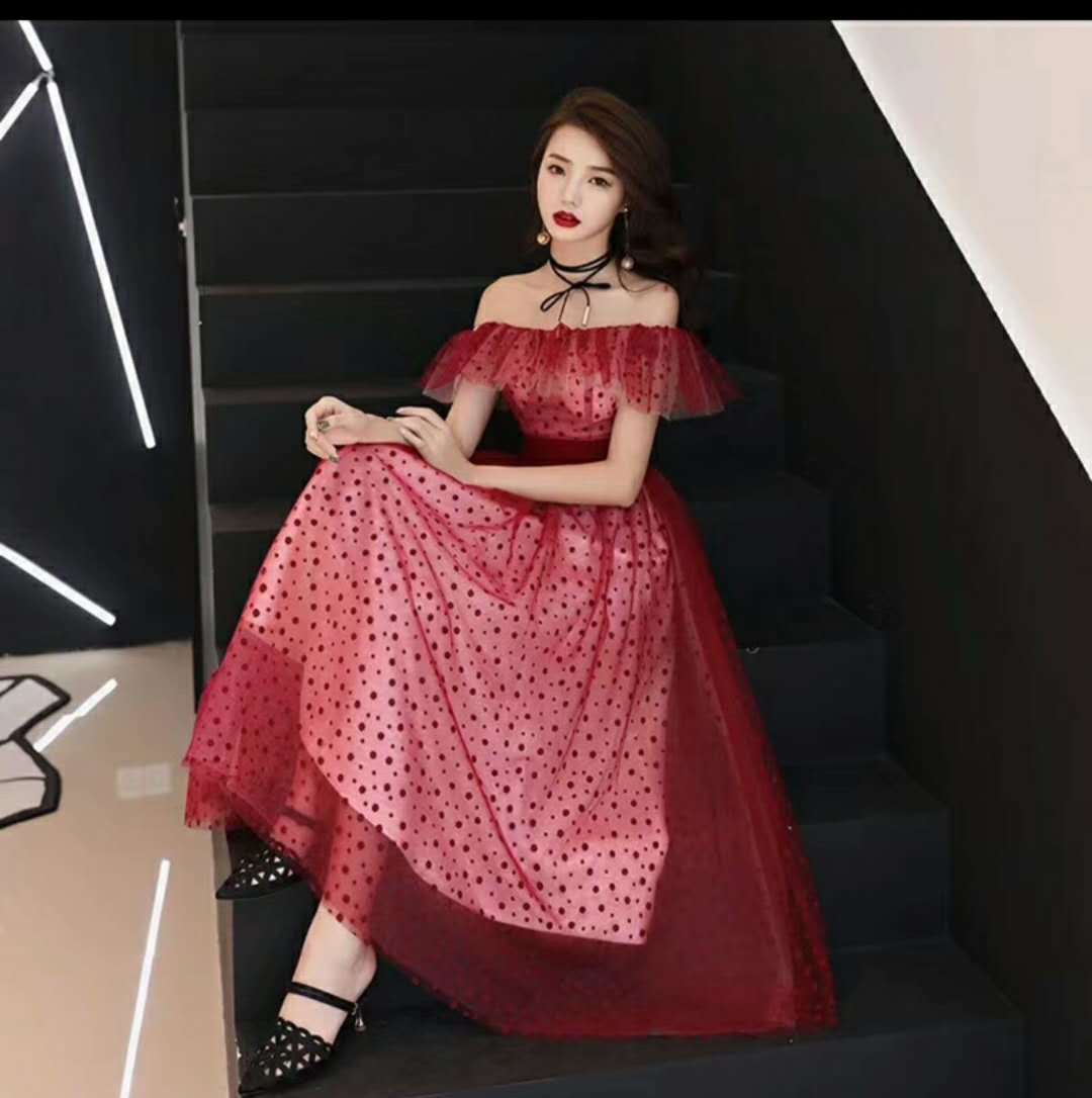 多款年会礼服，主持人礼服租赁99元