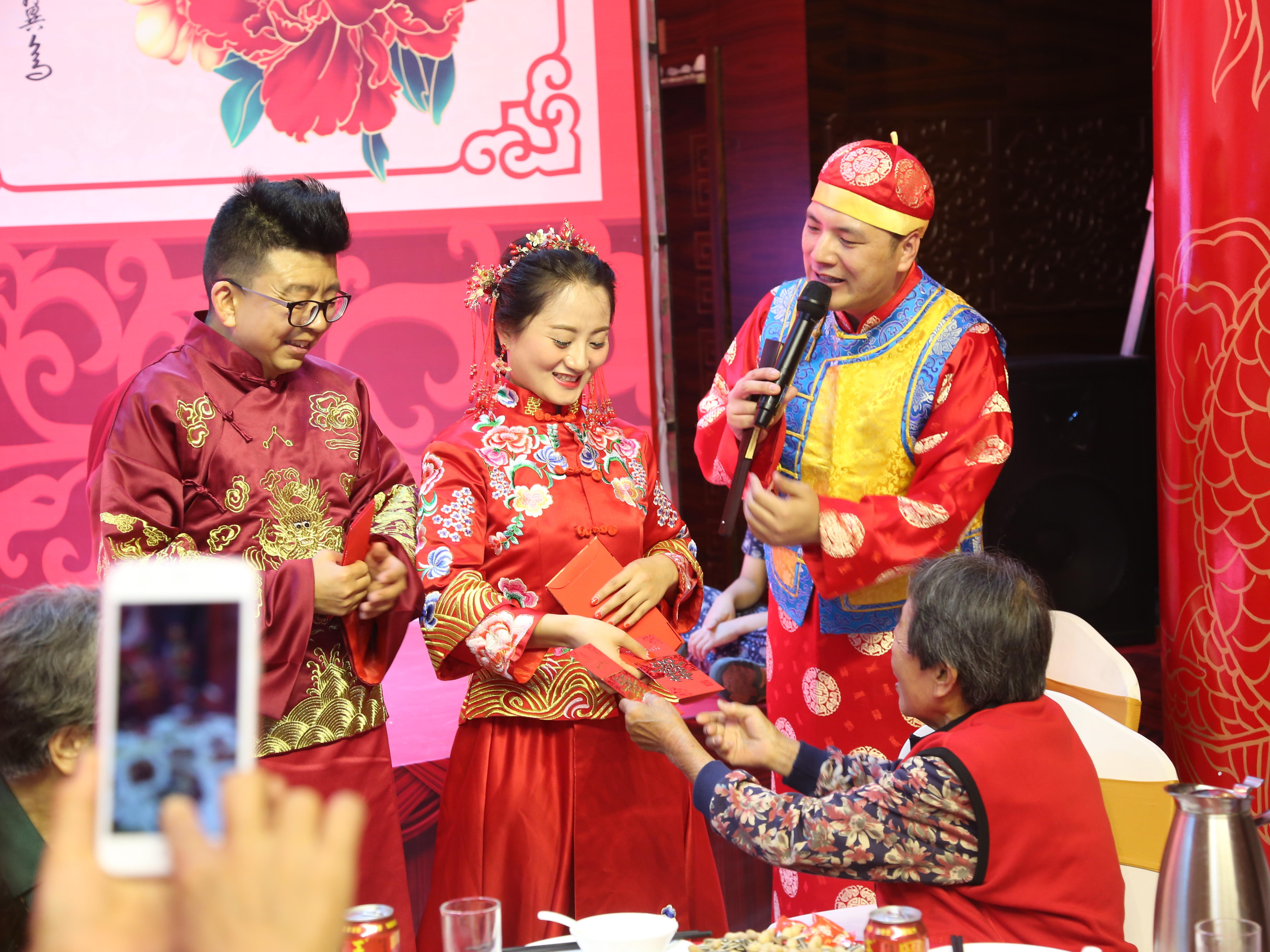 爱派主持人团队杜涛+音乐助理1名