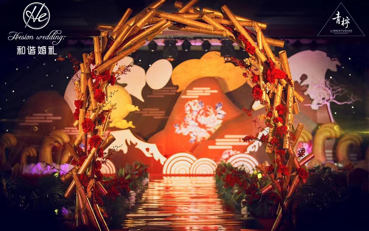 我的意中人是一个盖世英雄，他会踏着七彩祥云来娶我