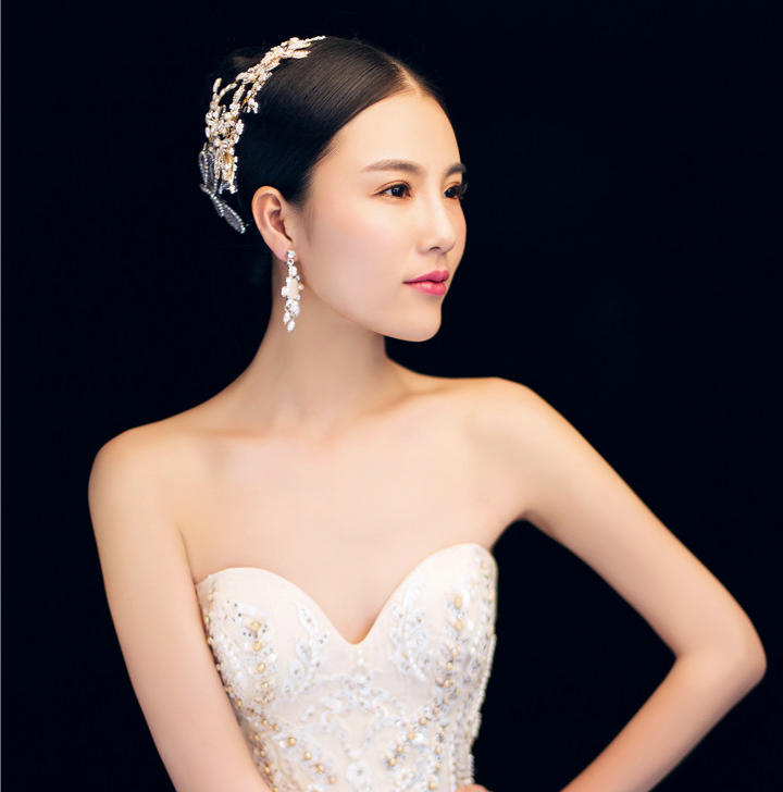 MILI海外设计师婚纱礼服四件套+高级总监跟妆