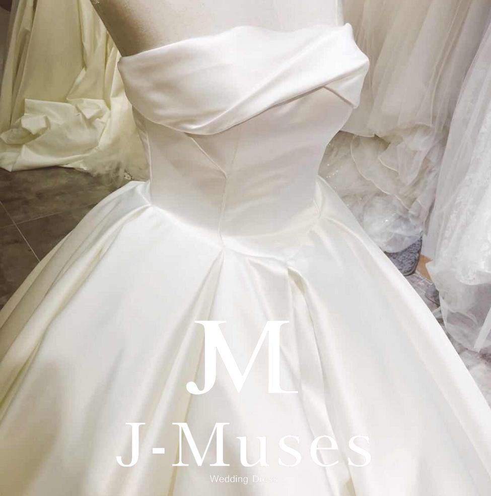 晚晚同款网红进口缎面主婚纱 送伴娘服送口红