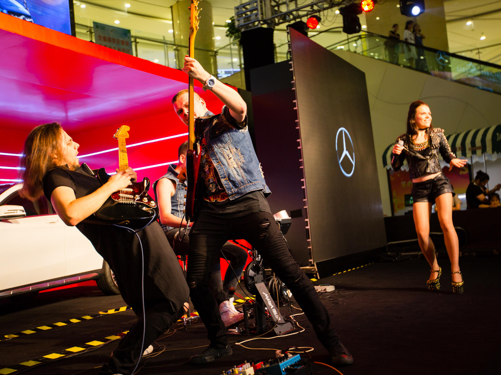 【高逼格】莫晗主持团队+外籍乐队