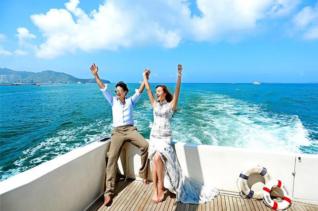 聚焦風(fēng)尚婚紗攝影個(gè)人寫真時(shí)尚另類藝術(shù)閨蜜情侶照