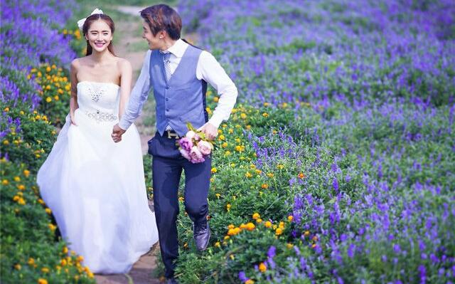 【性价比推荐】8服8造/精修60张/送全新婚纱