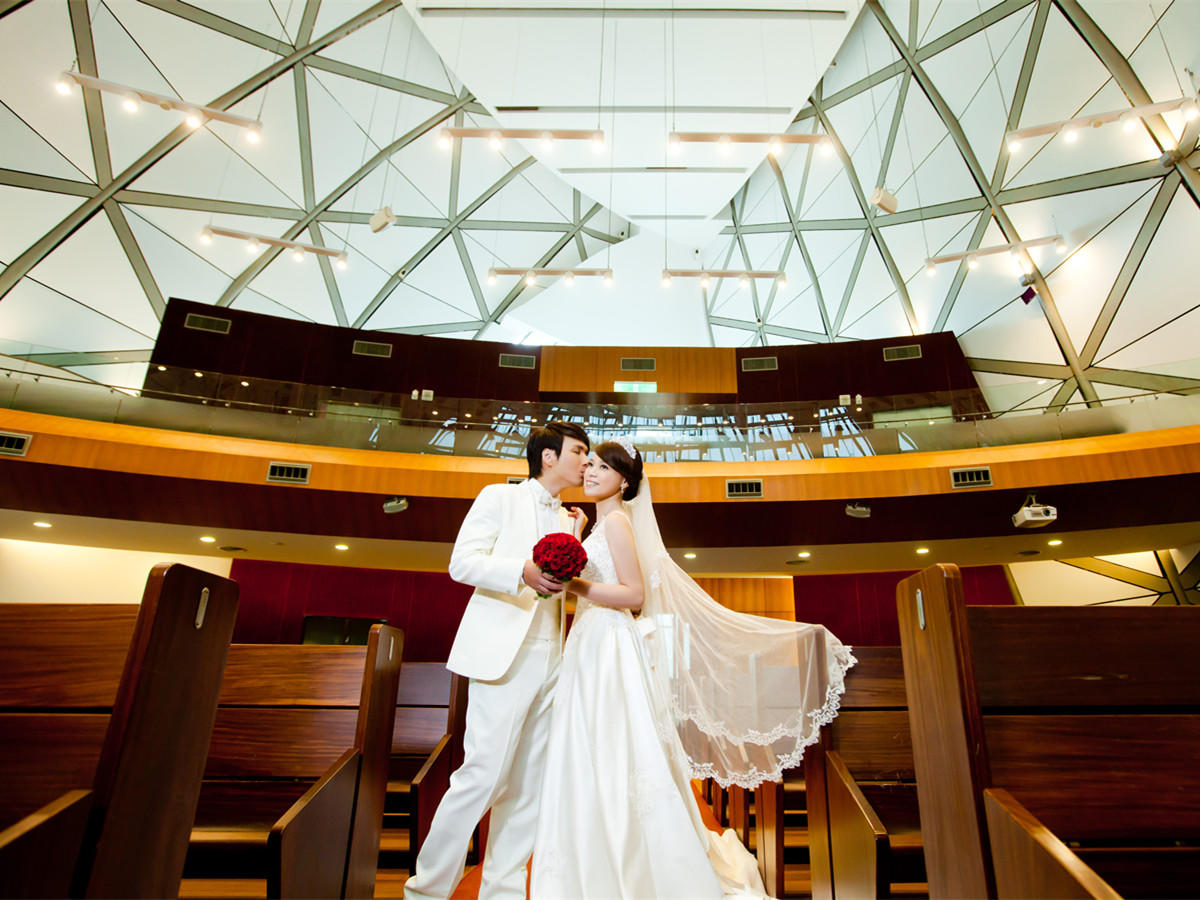 七彩玫瑰臺灣旅拍 愛的見證 淡水宜蘭教堂唯美婚紗攝影