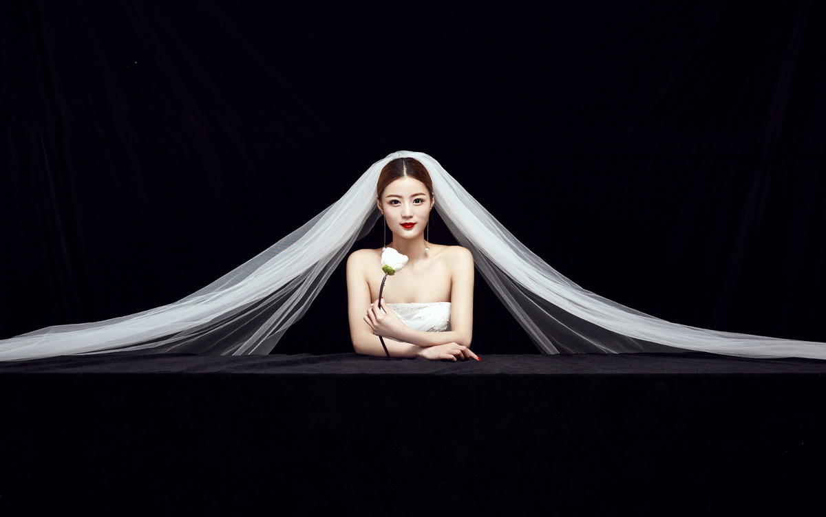 创镜界婚纱系列客片“相拥”