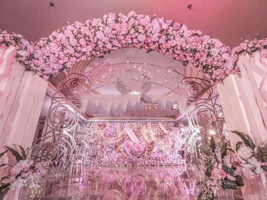 四大金刚+场地布置+婚车装饰全包——邂逅 