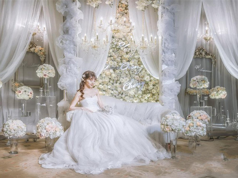 幸福启航套餐——七周年超值两套婚纱+敬酒服+跟妆