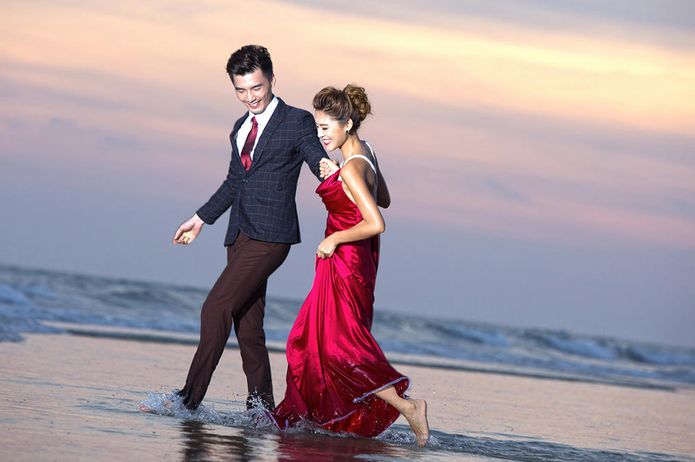 三亚湾夕阳无限美