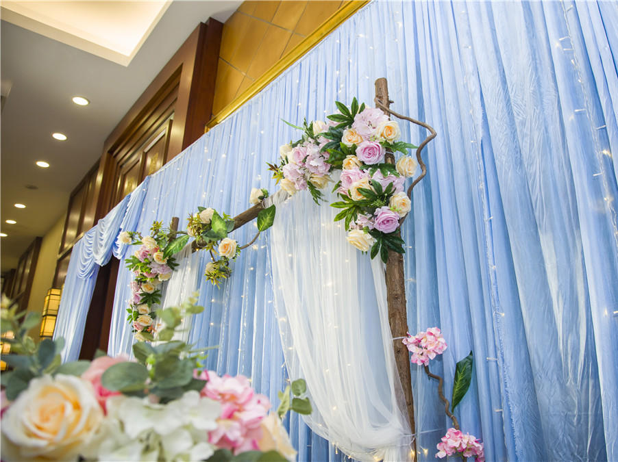   粉蓝色清新系婚礼布置