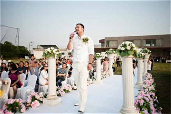 婚礼上唱什么歌好 18结婚歌曲推荐 婚礼纪