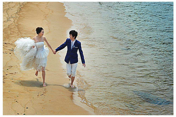 矮个子婚纱照怎么拍？