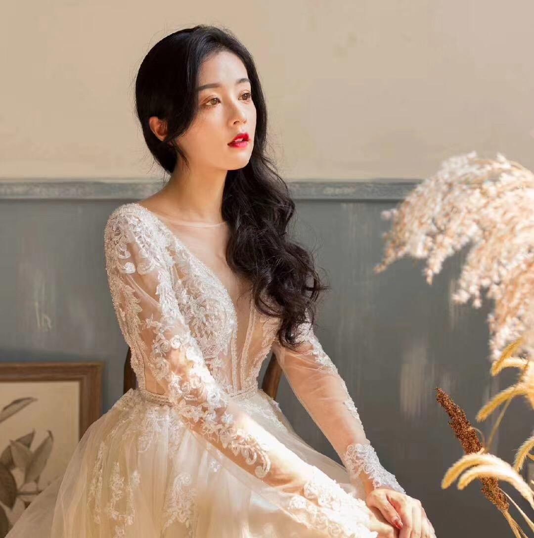 [MILA米拉婚纱]蕾丝性感深V主纱