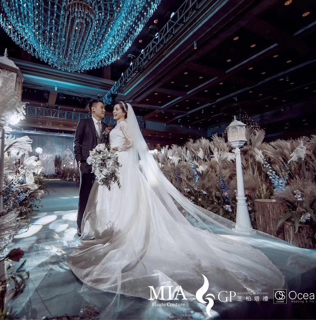 「MIA轻奢套餐」高定三件＋跟妆＋伴娘服