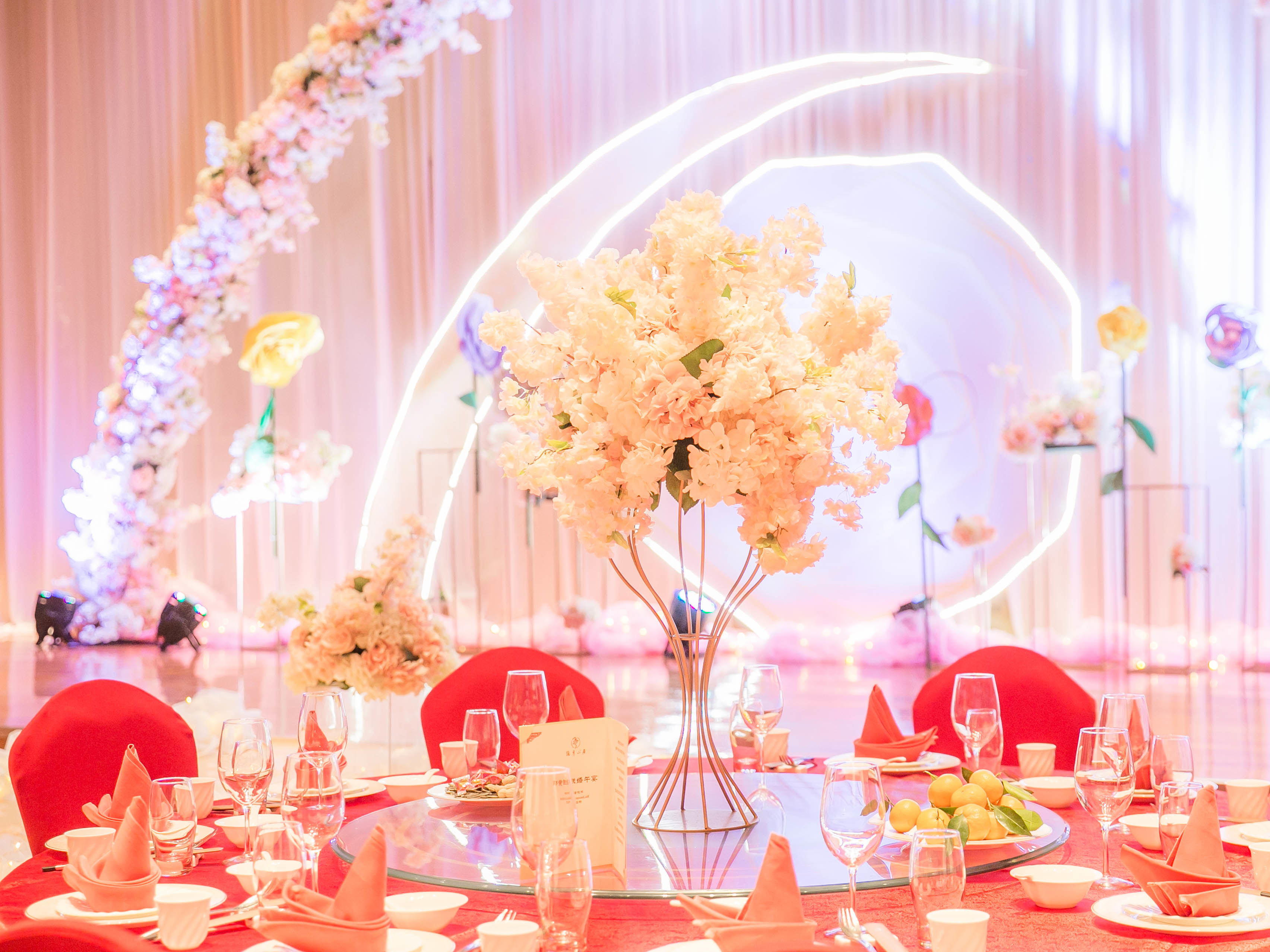 【皇家婚礼】特价优惠简约粉色室内婚礼