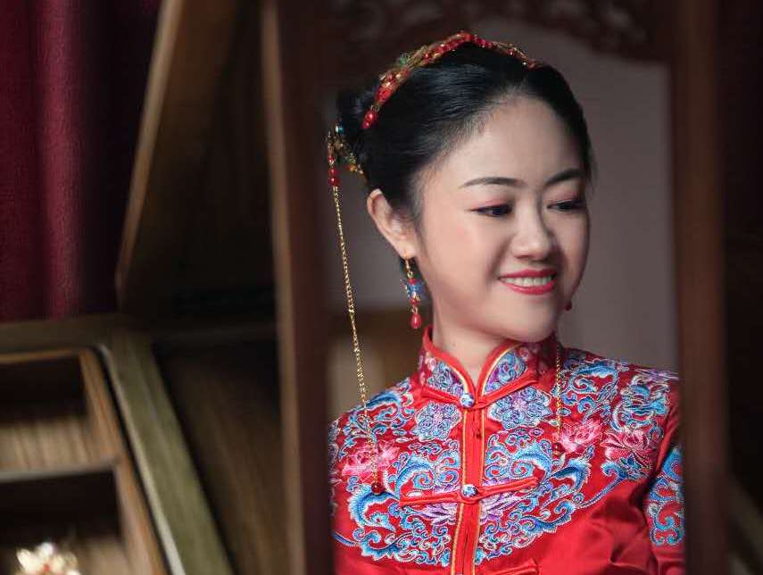 全天跟妆＋跟拍1580元＋亲友妆