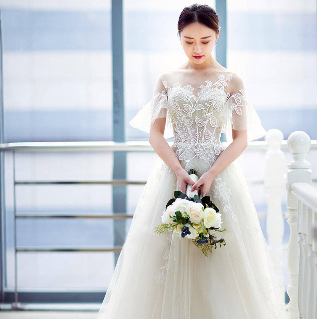 2019年撩新品婚纱礼服明星同款新品小仙女款气质