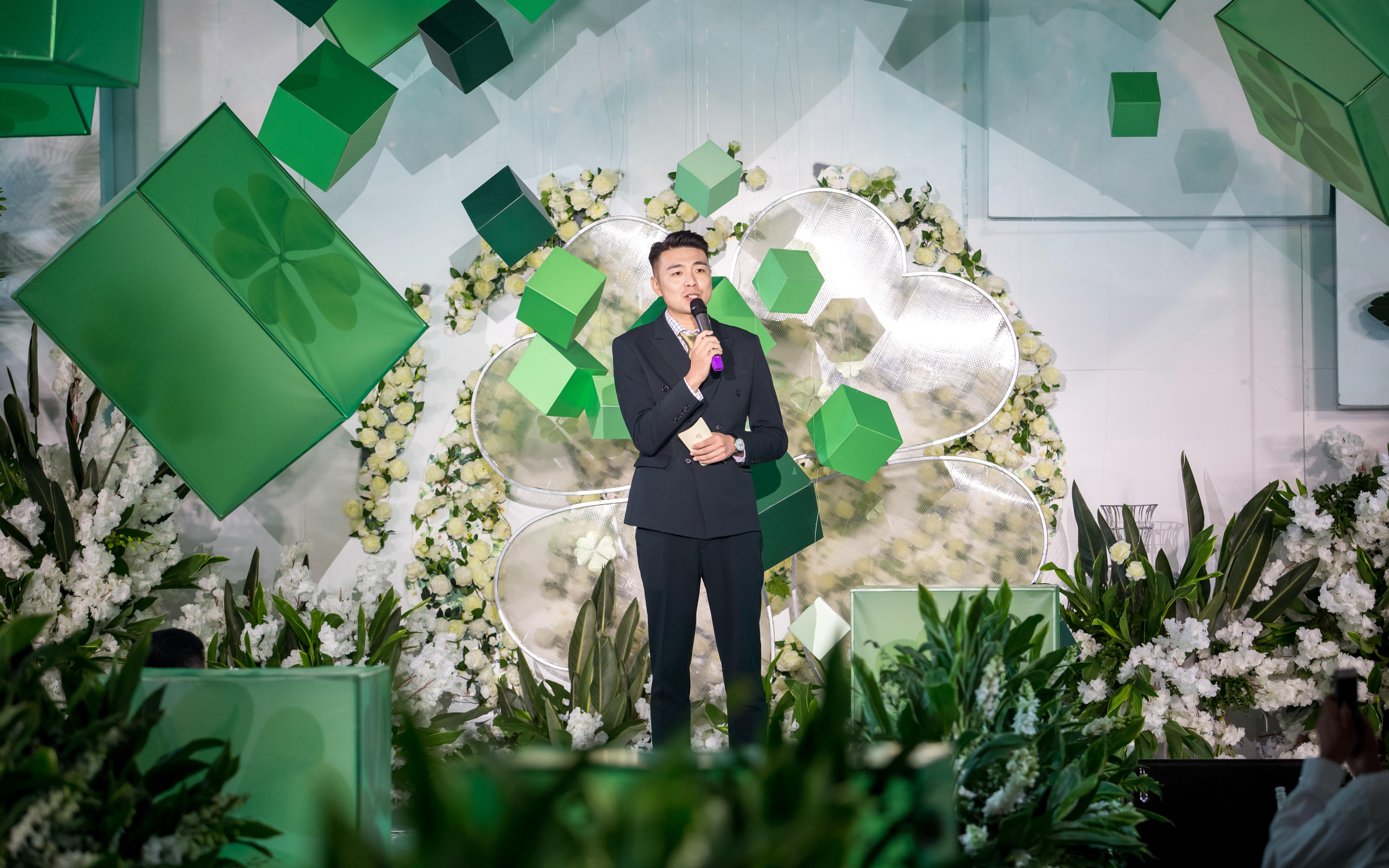 教练式司仪+原创主持词+督导+音乐助理