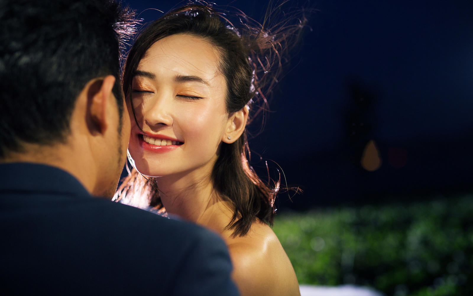 【百年真爱婚纱摄影】在贵阳拍一套婚纱多少钱？