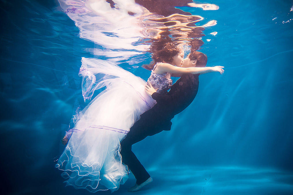 浪漫水下婚纱照