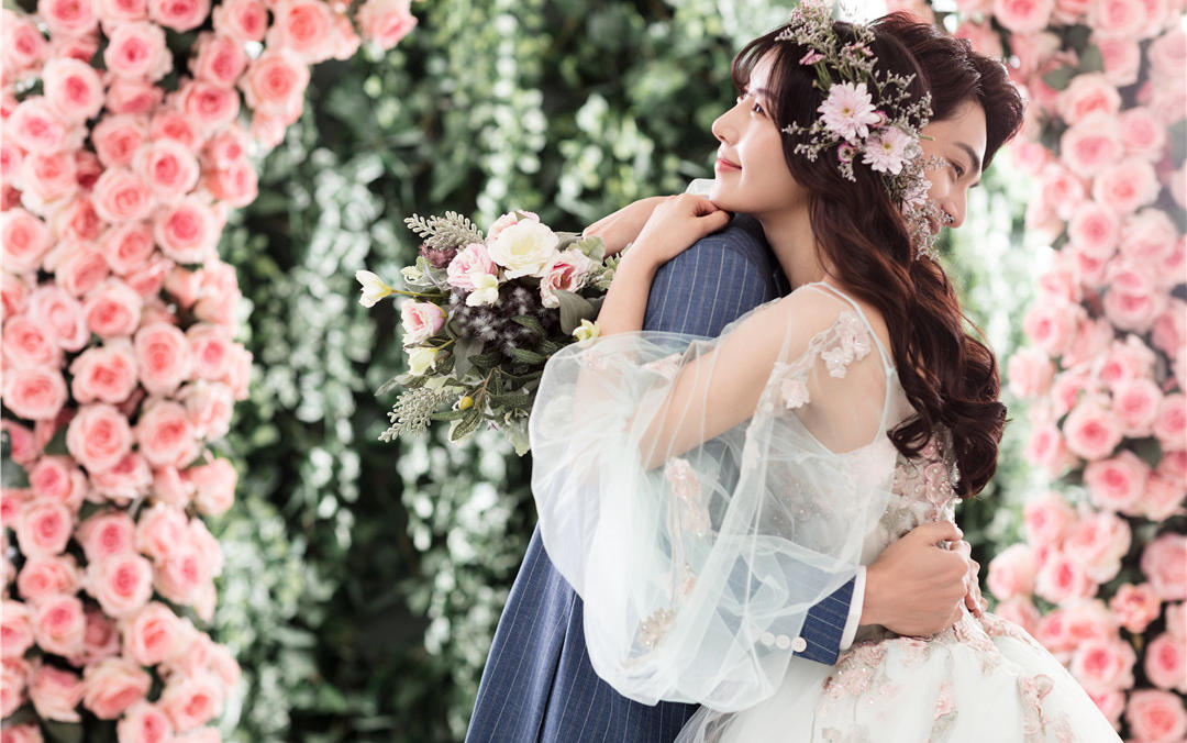 【人氣爆款】限時秒殺|8服8造|浪漫花海海景婚照