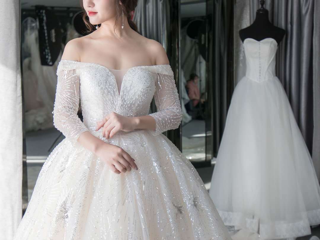 闪闪发光的爱情——网红新款长拖尾