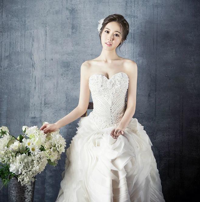 【特惠套餐】全新婚纱礼服4件套全场任选