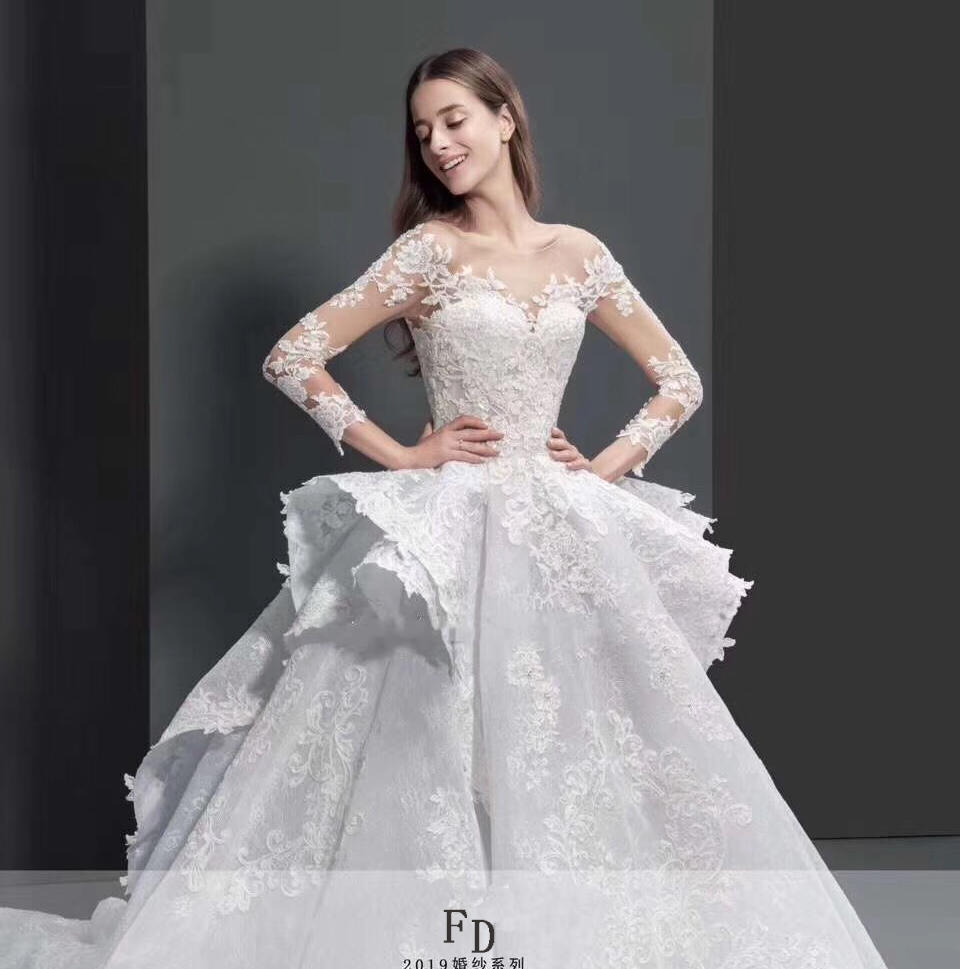 【店长推荐】新娘市内跟妆+梦幻婚纱3件套送伴娘服