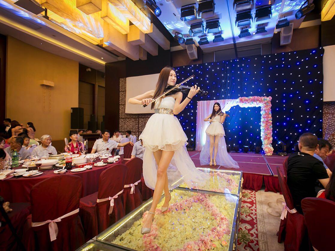 浙江禧阅主持人———张撼