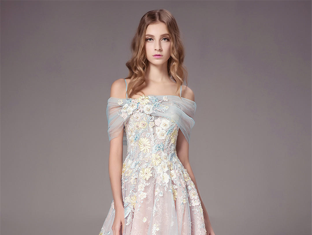 （1仪式长拖主纱 1出门纱 1礼服）配头纱 手套