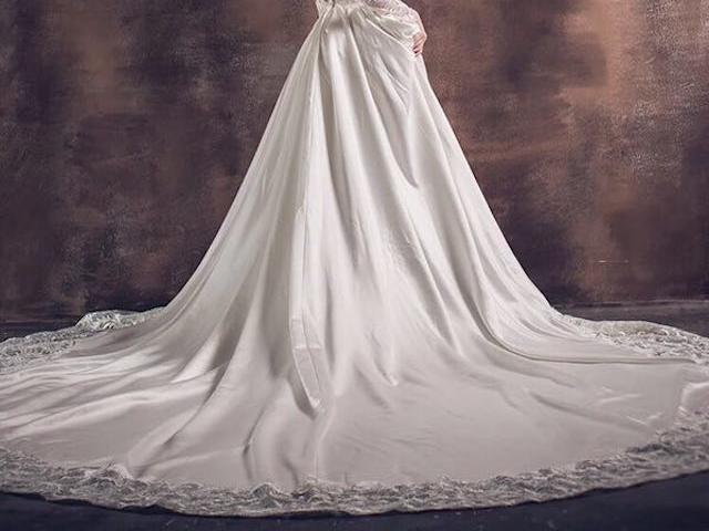 ℳ 经典系列 挚爱 纯手工定制1件婚纱+2件礼服