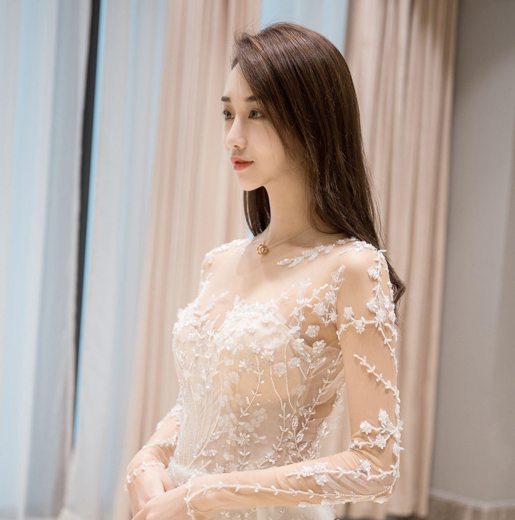 【尊享品质】设计师品牌婚纱+手工褂8件套