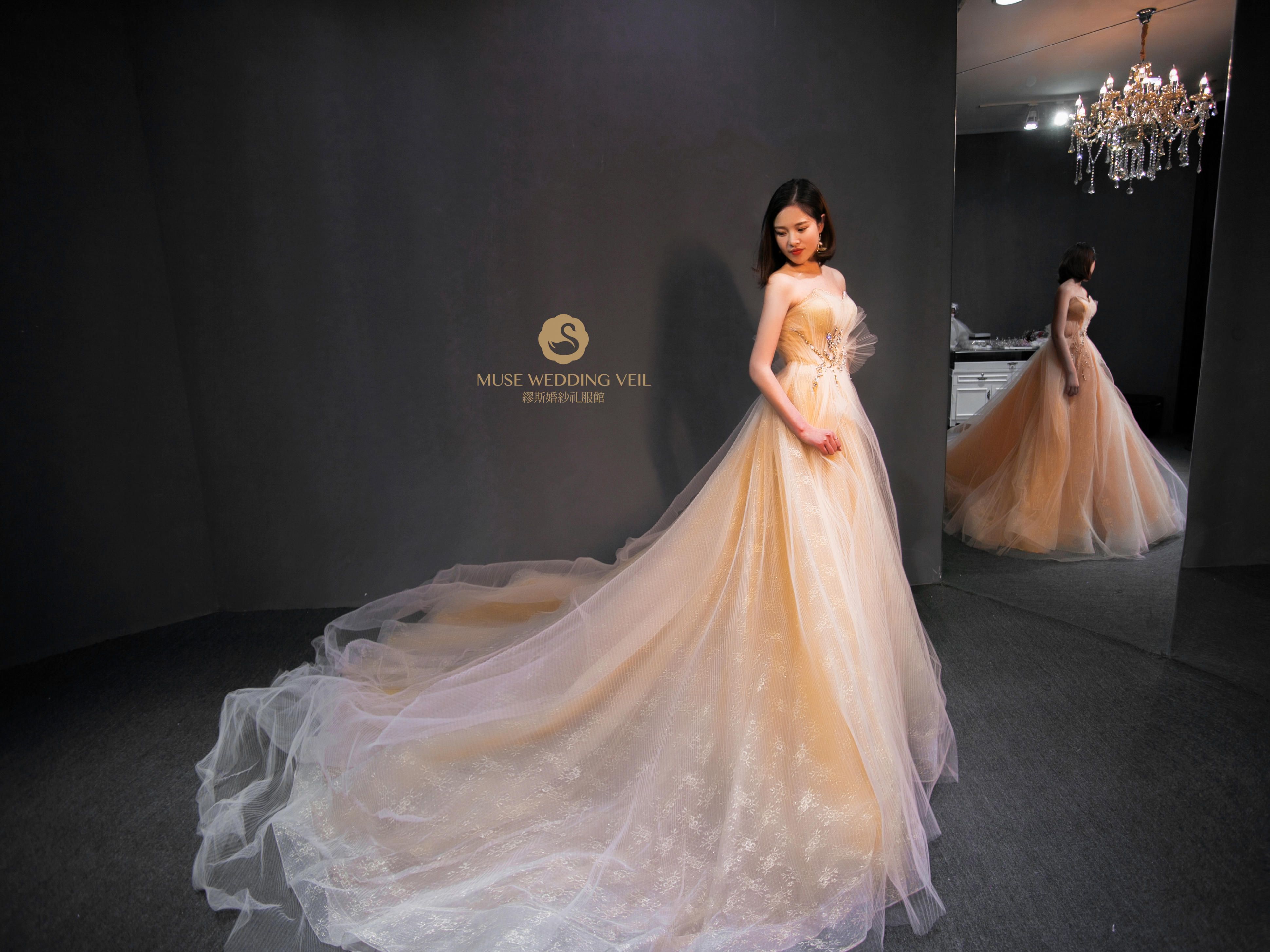 【缪斯婚纱】{出租仪式纱+秀禾服+敬酒服}+跟妆