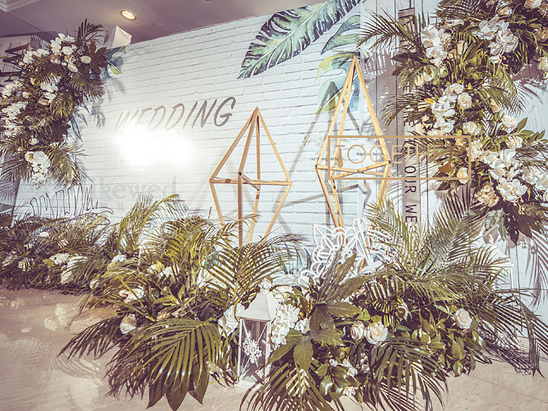 Always online 极简风白绿色主题婚礼