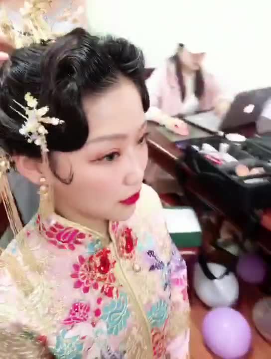 【女神必选 人气推荐】专家档奢华全程跟妆