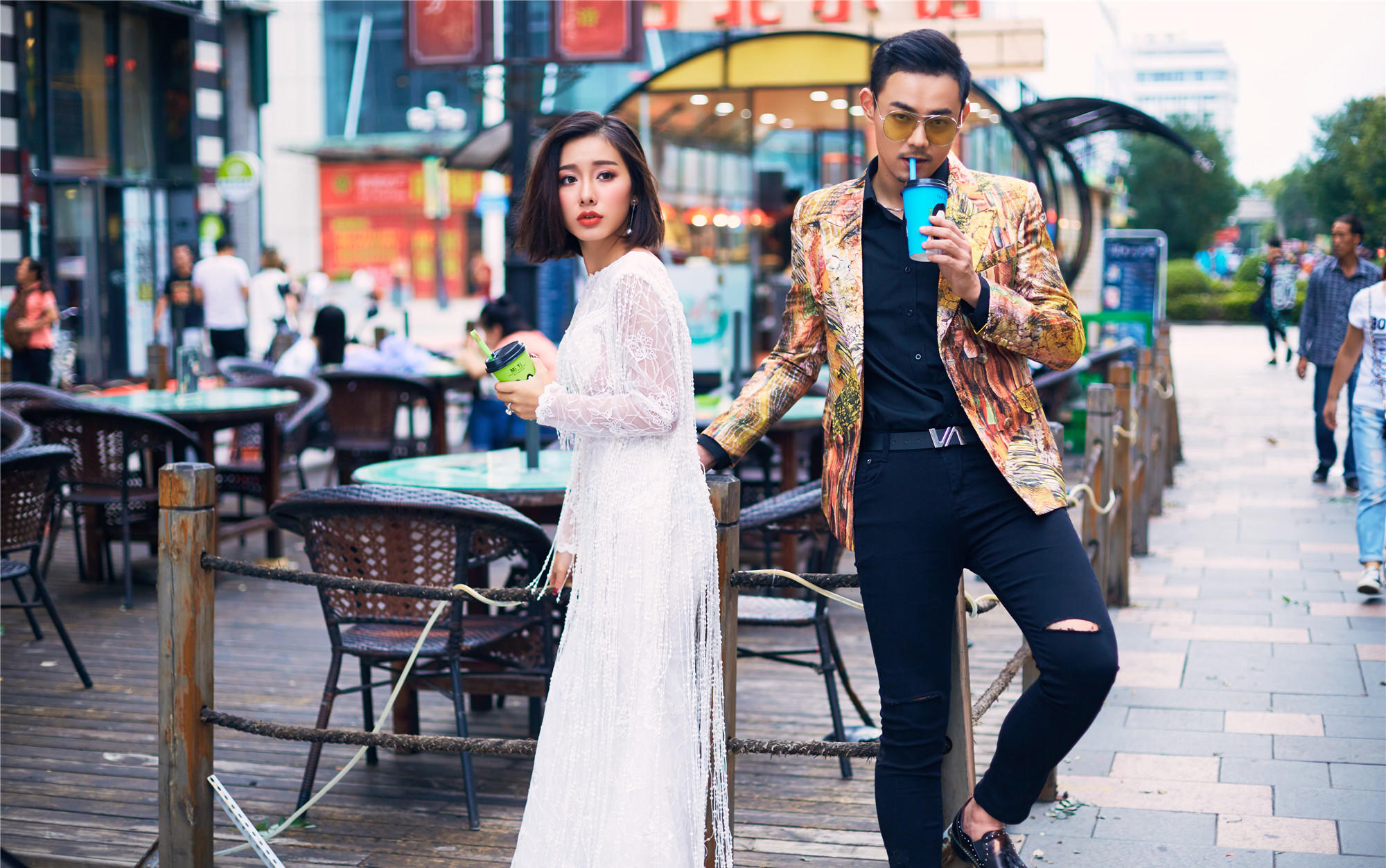 【曼视觉】网红婚纱照+双外景拍摄+品牌服装任选