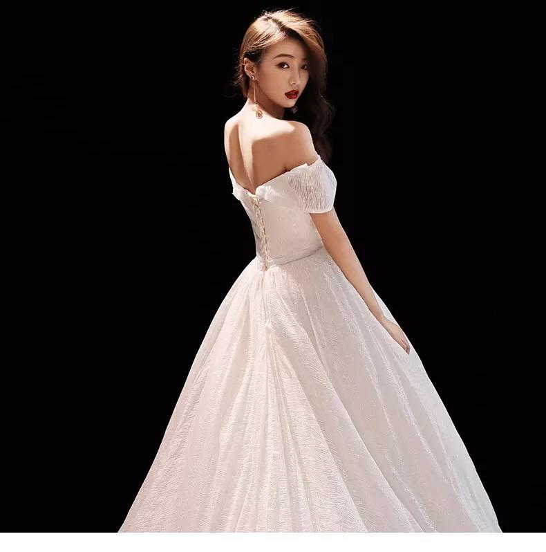 维诺婚纱礼服两件套+高级化妆师