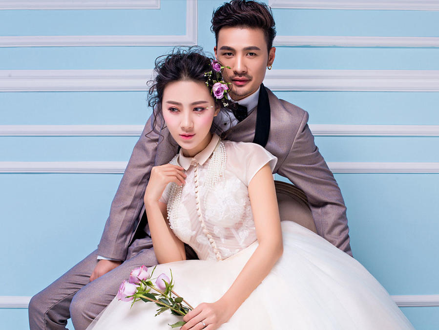 婚纱照七件套照片墙_2018婚纱照套系