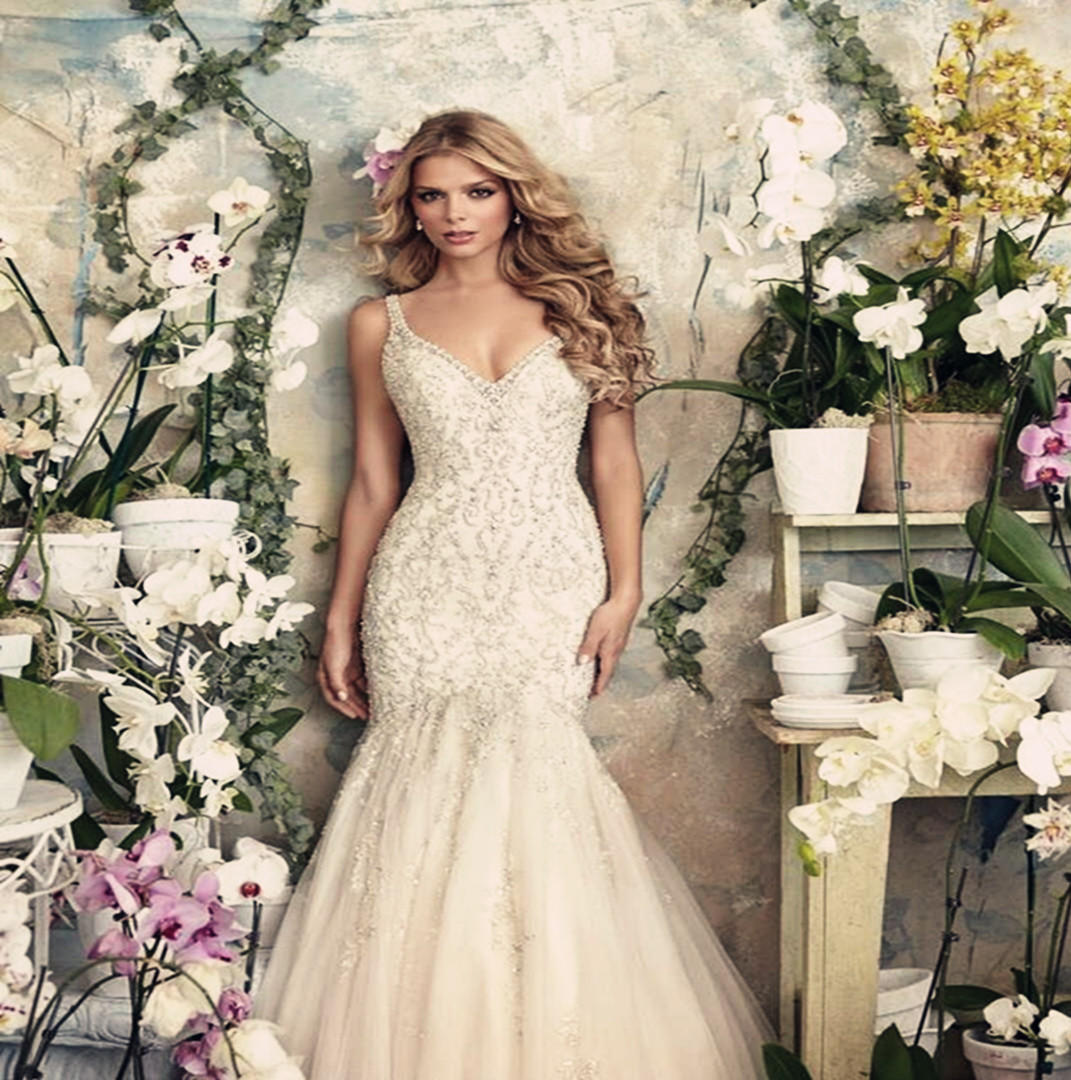 奢华鱼尾+秀和服（或出门纱）+敬酒服+伴娘裙4条