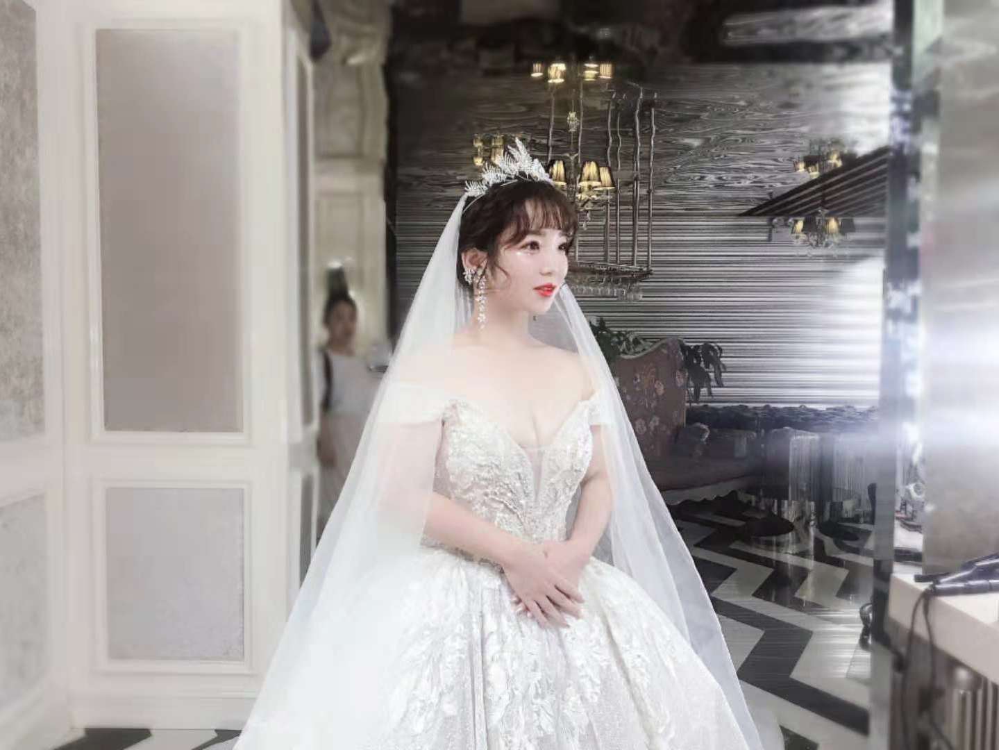 黄金档期【瑞恩总监老师档全天跟妆】+伴娘妆