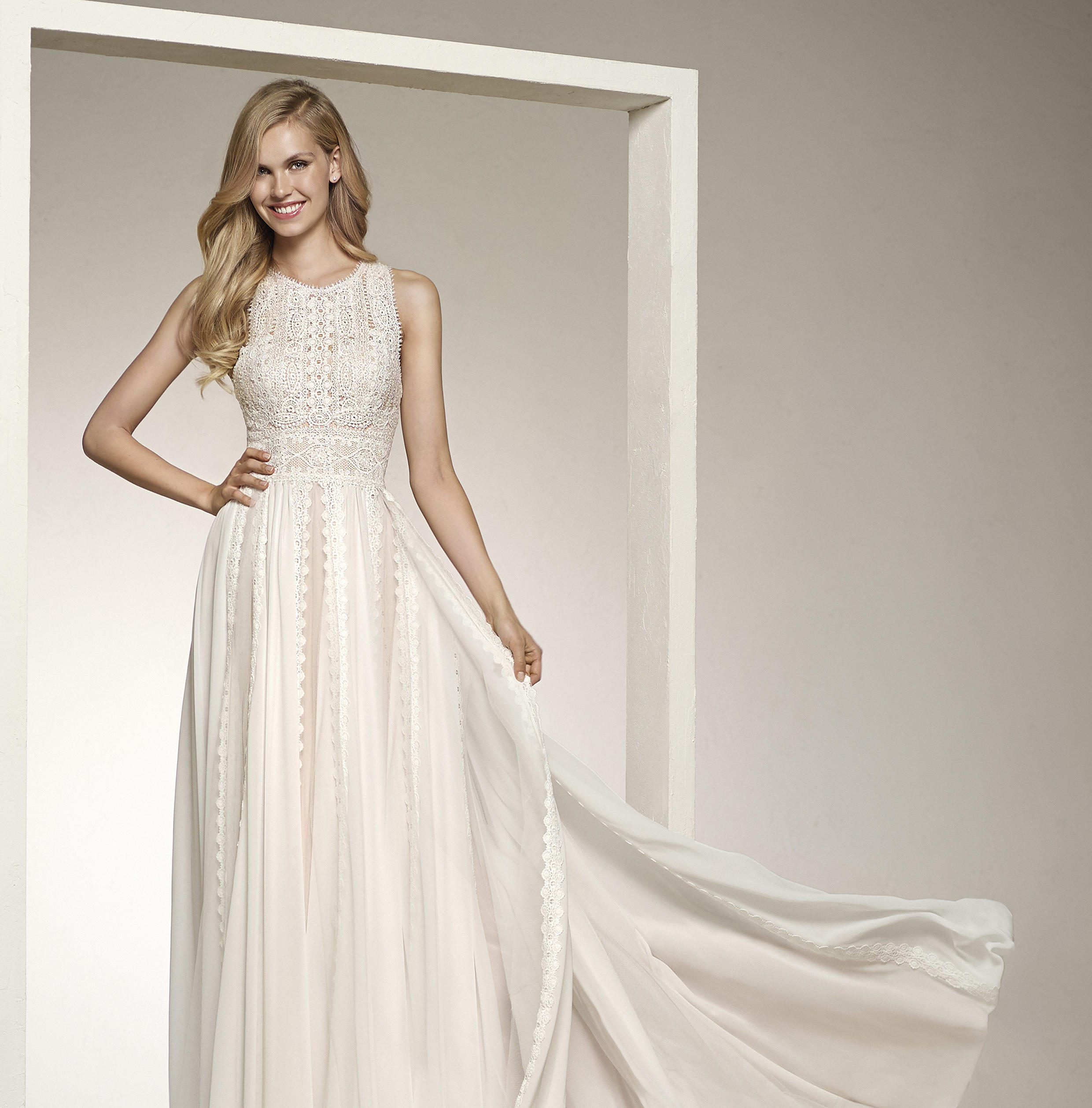 【超值】国际品牌pronovias婚纱+礼服