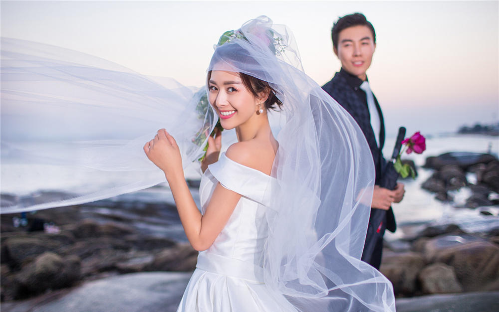 3月春季大促销感恩回馈发售婚纱照折扣套餐