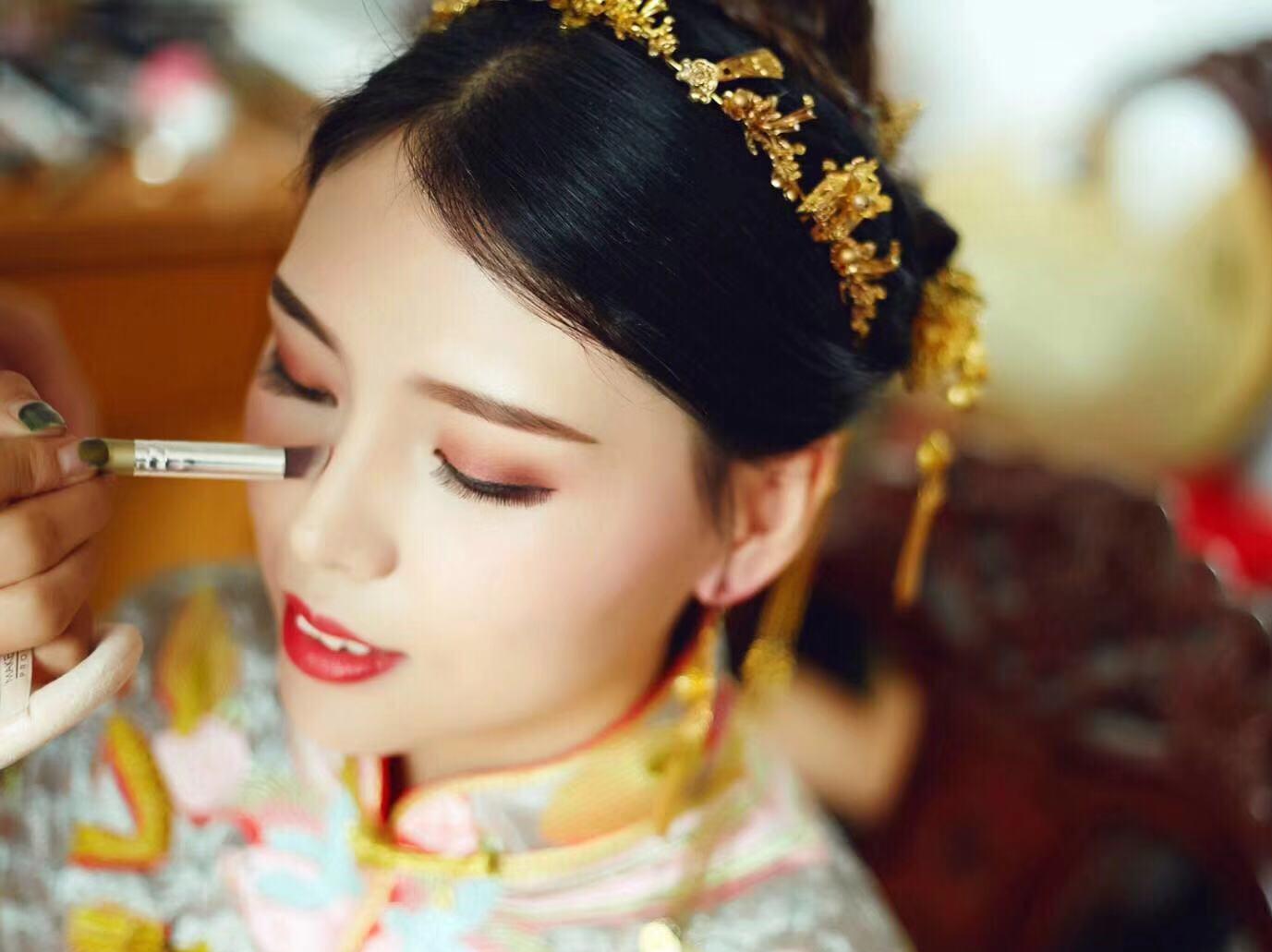 【人气推荐】全程新娘跟妆+伴娘妆